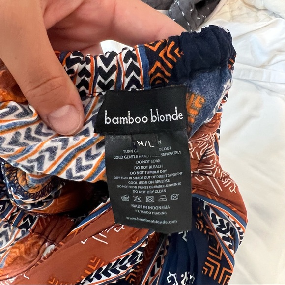 Cute beach cover up with long straps - Picture 3 of 3